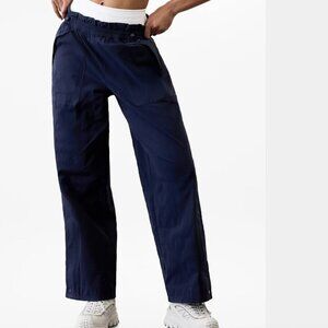 Athleta Navy Blue Trekkie High Rise Parachute Pant Relaxed Straight Fit size 16